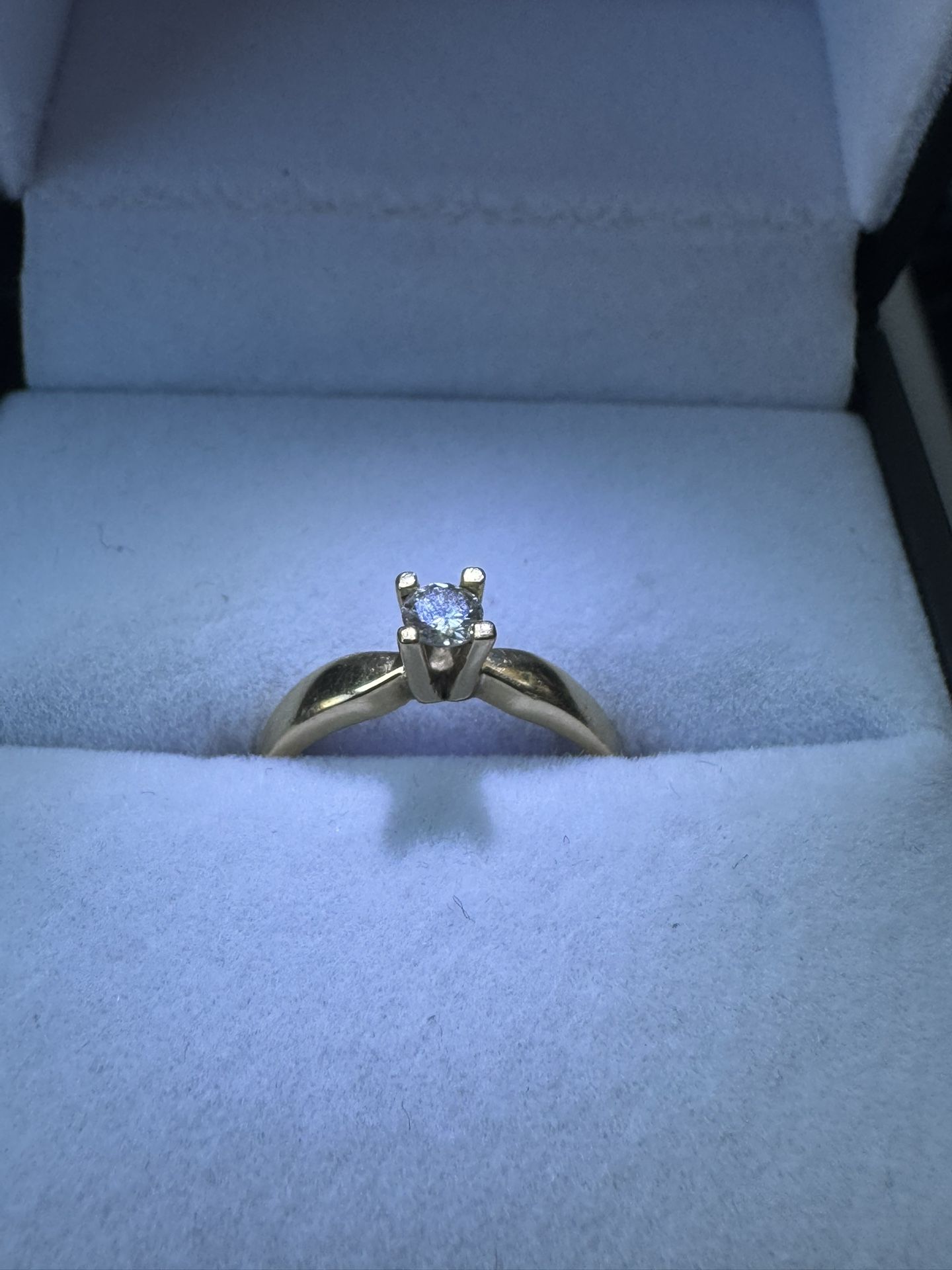 18K Gold Engagement Ring