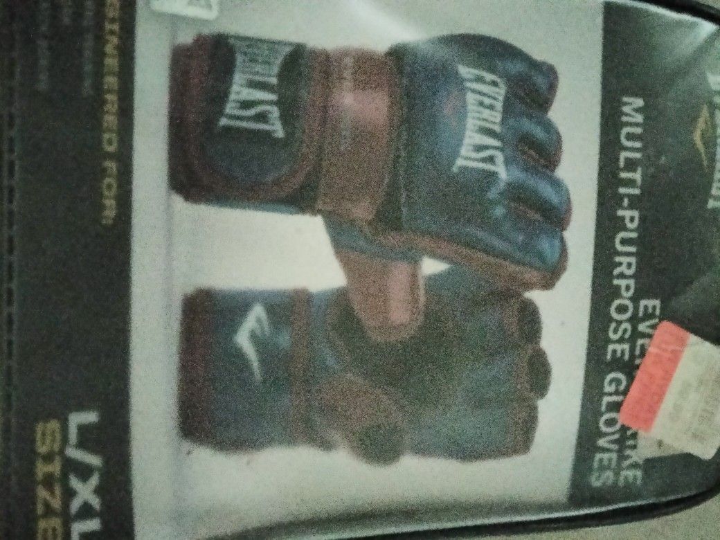 Brand New  XL Kick boxing Gloves