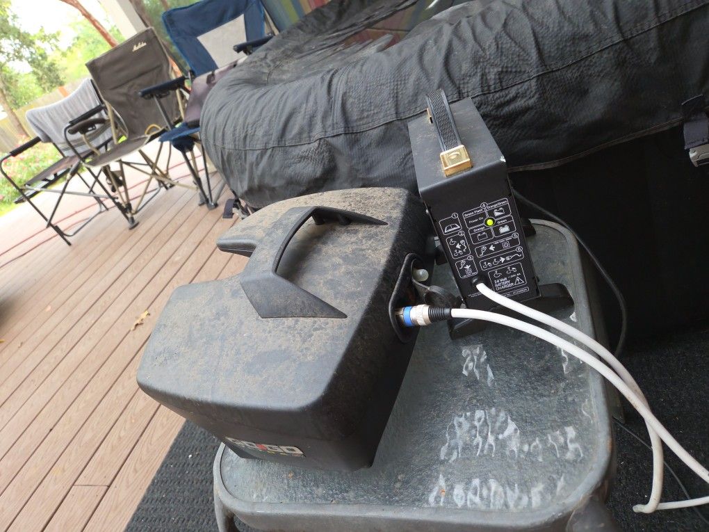 Go Go Charger And Battery Pack