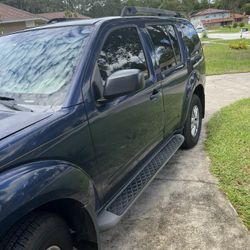 Nissan Pathfinder 6 Cylinders 