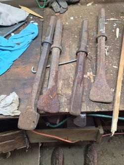 Hammer drill bits