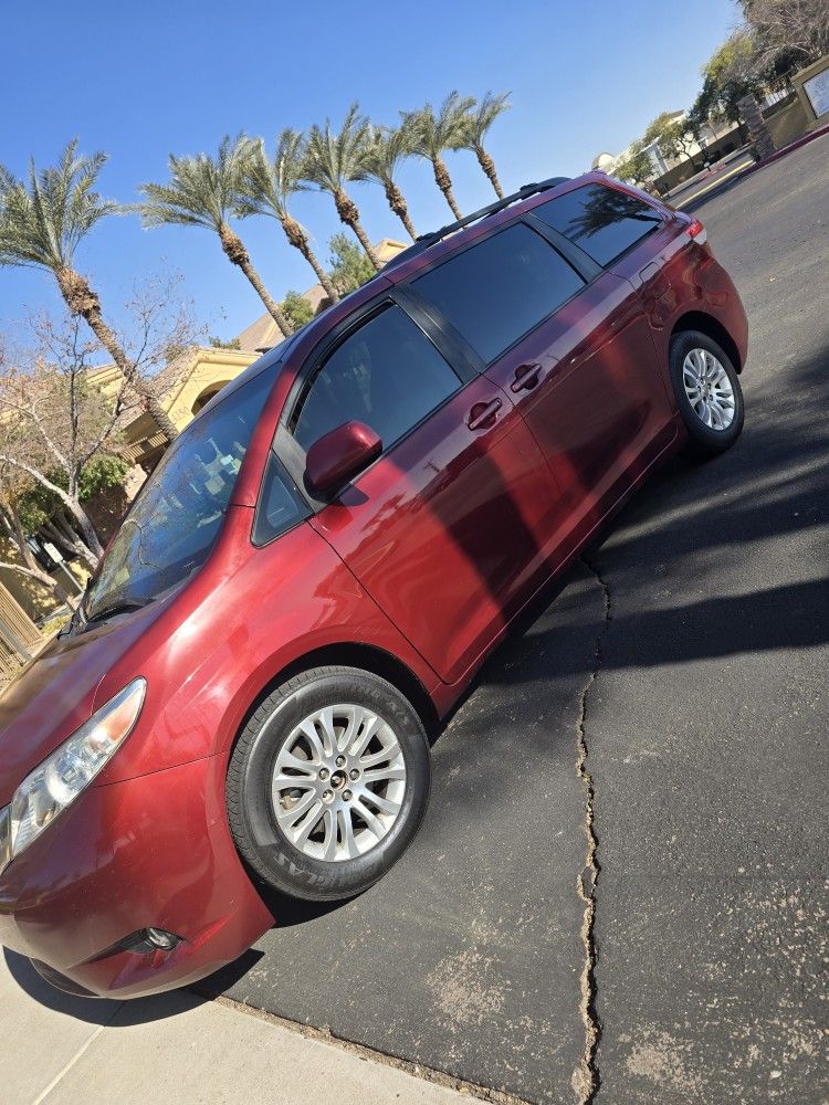 2013 Toyota Sienna