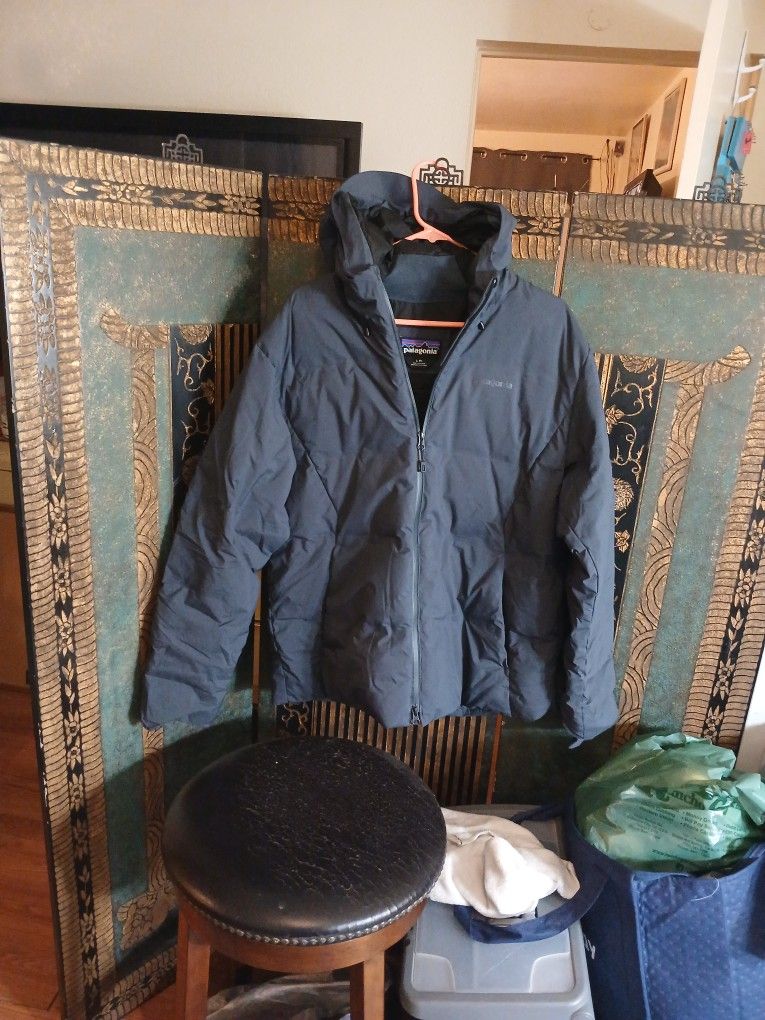 MEN'S HOODED JACKET ( Patagonia)