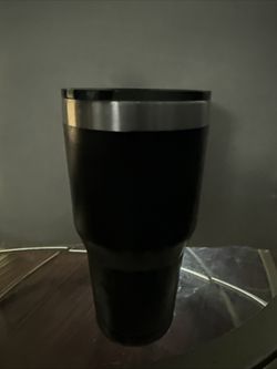 Black 30oz Stainless Steel Tumbler With Lid