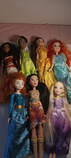 Disney fashion doll lot 7 dolls dressed
