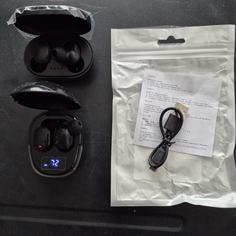 Wireless Black (2) Earbuds. New Not Used.