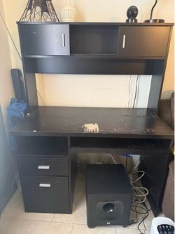 Computer desk