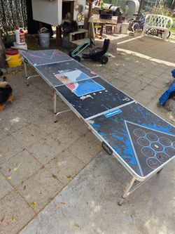 Beer pong table