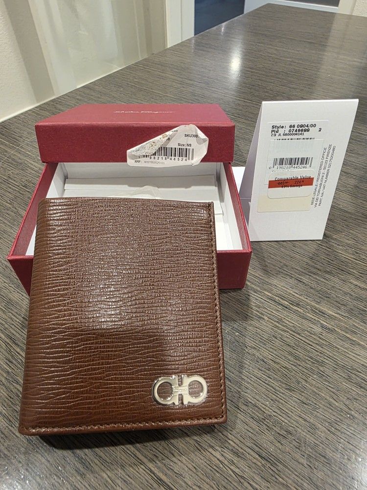 New FERRAGAMO wallet - Authentic