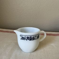 Vintage Pyrex Creamer 