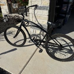 Electra Cruiser Bike – Great Condition + Floor Pump