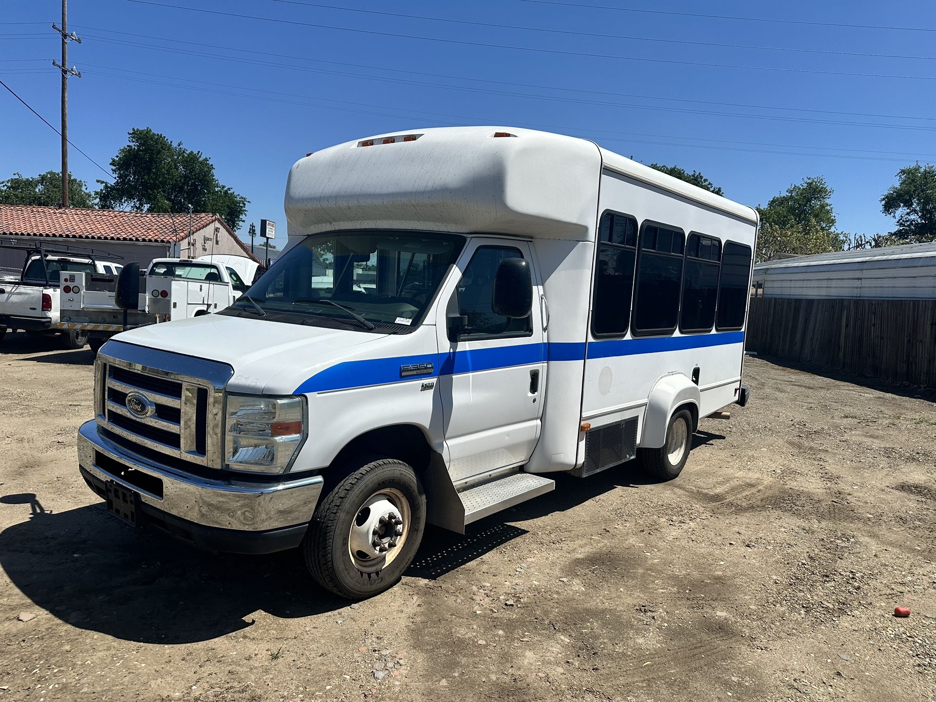 2009 Ford E-350