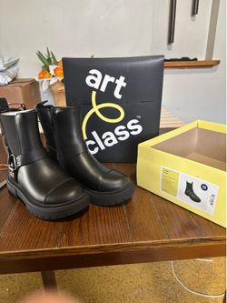 Girls boots size 13 NWT