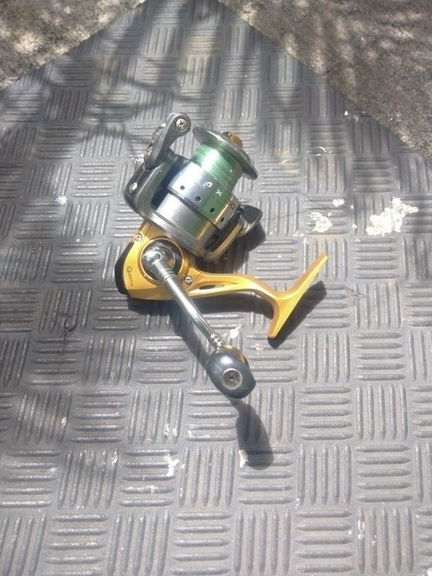 TRIAX 30 Semi New $15