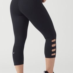 Glyder Black Cut Out Crop Leggings Pants XS New Retail $68 SHIPPING ONLY 