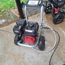Simpson pressure washer 3400psi 2.5, like new, ready to use, does not include hose or gun, only the machine. 