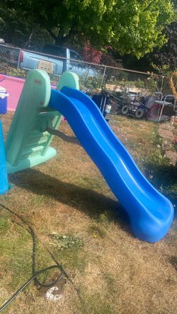 Little tykes slide price 25$ pick up only E. 72. and Grand view ave E. Tacoma