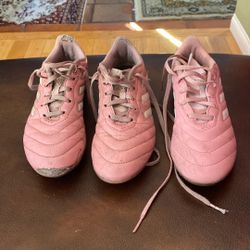 FREE!! Adidas girls Soccer Cleats 6.5