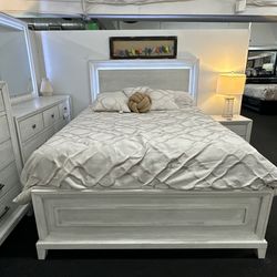 King Size bed frame with  led light mattress including.      Cama King size con Luz led  Colchon incluido