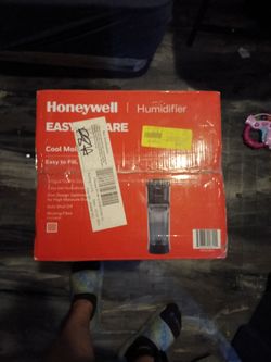 Honeywell humidifier new in box never opened