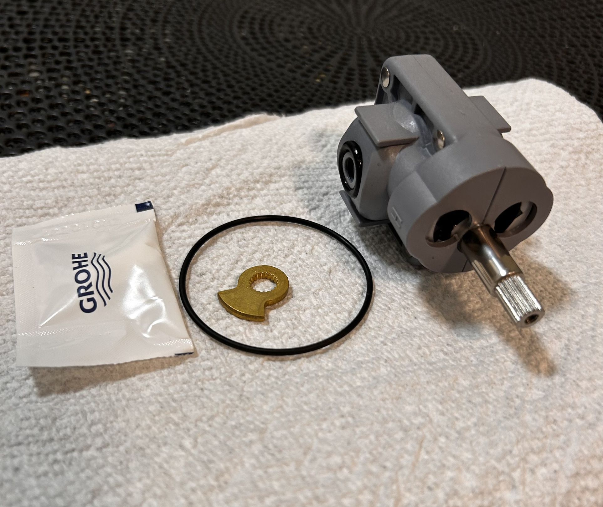Grohe Enhanced Flow Pressure Balance Valve Carriage (contact info removed)0