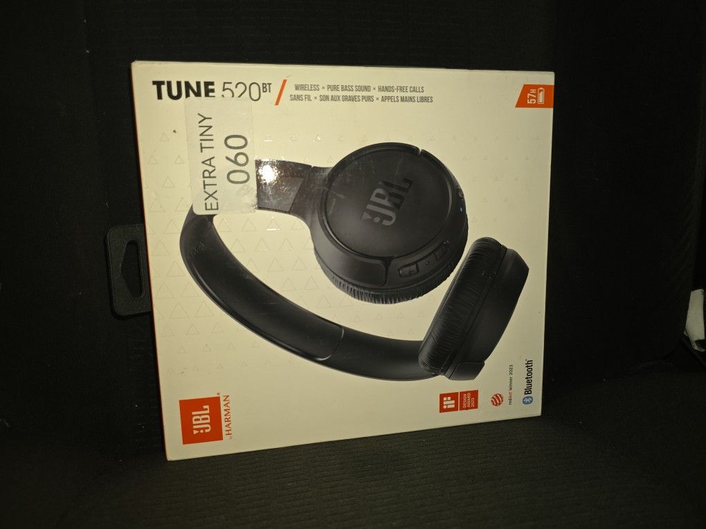 JBL Tune 520BT - Wireless On-Ear Headphones, Up to 57H Battery Life and Speed Charge, Lightweight, Comfortable and Foldable Design, Hands-Free Calls w
