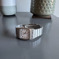 Nixon Watch - White Dial w/metal Bracelet 