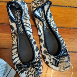NIB Travel Flats Shoes
