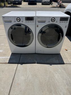 LG washer/dryer (electric dryer + stackable) 30 day warranty