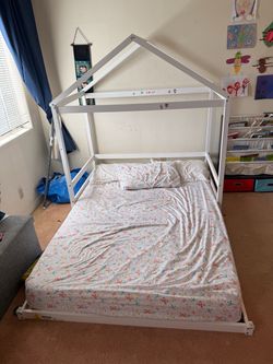 Toddler floor bed frame