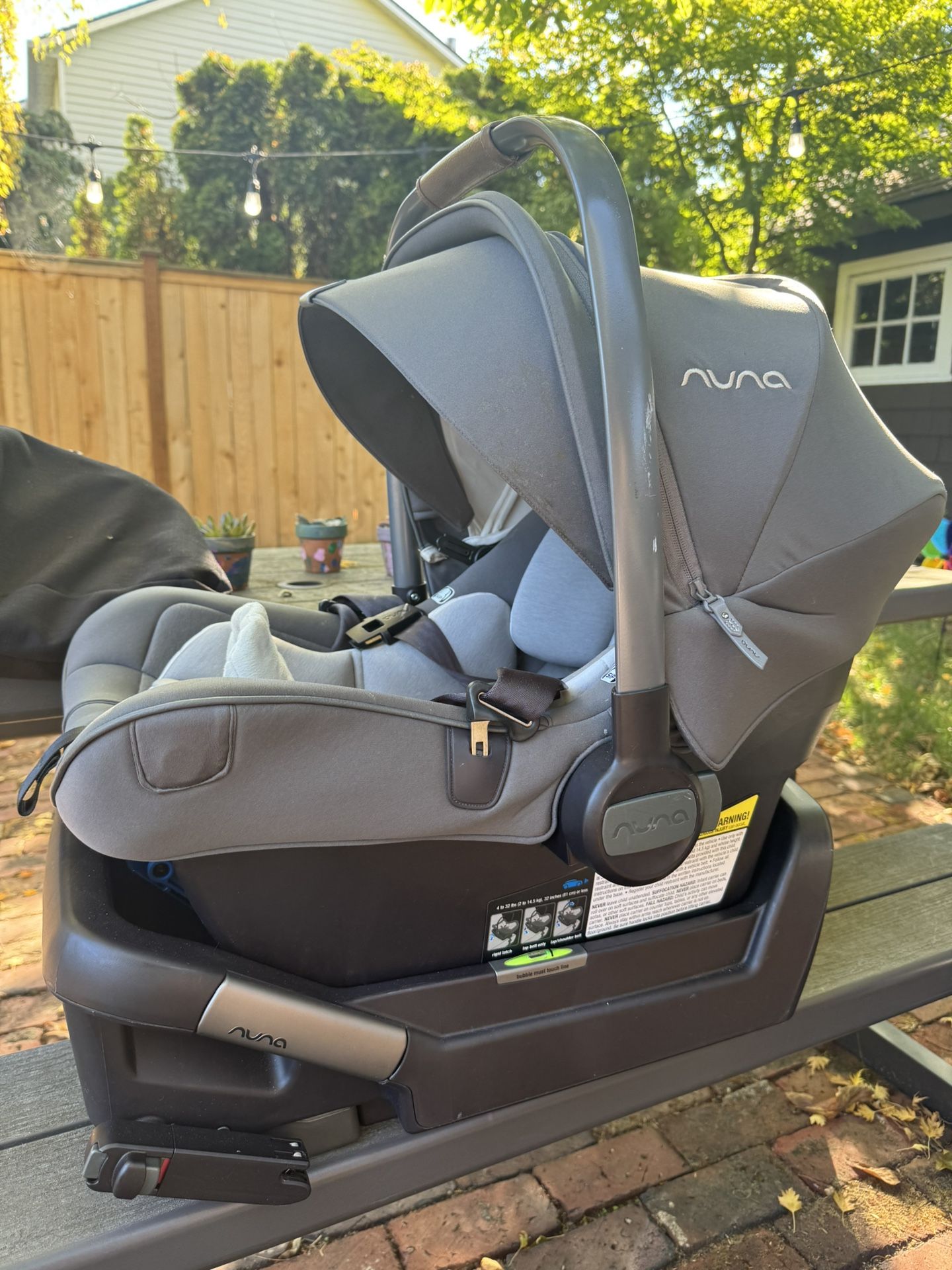 Nuna MIXX Next Stroller And Nuna Pipa Lite LX Infant Car Seat (2 Bases)