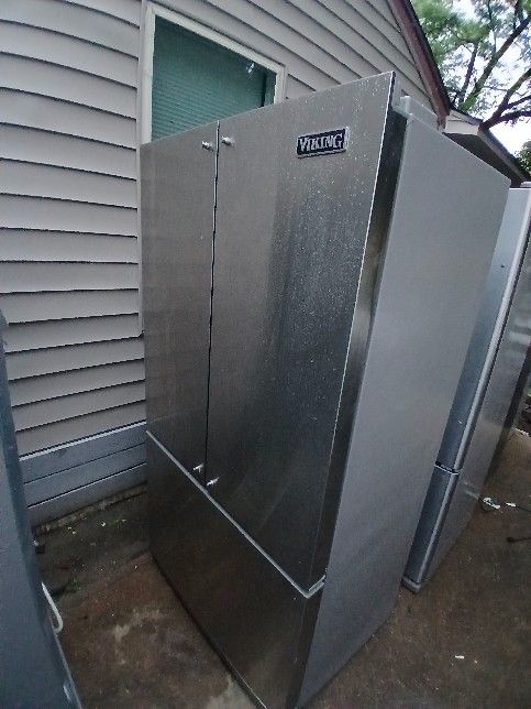 Viking REFRIGERATOR 