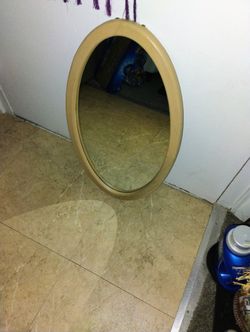 24" Oval Wooden Framed Mirror Pickup Only Cash 