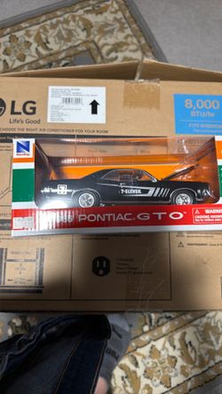 7 Eleven 1966 Pontiac GTO Die Cast 1:25 Scale