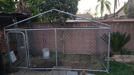 Chain link kennel/cage