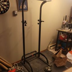 Pull Up Bar Station