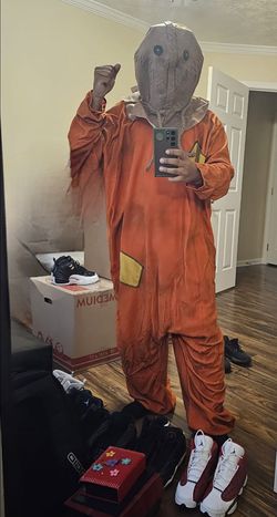 Sam men Halloween costume