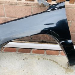 2000-2006 Chevy Tahoe Front Left Fender