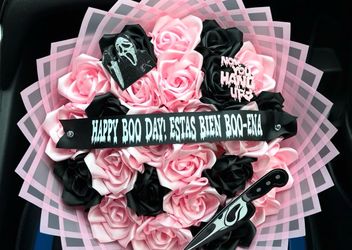 Halloween Scream Fake Rose Bouquet Pink Black