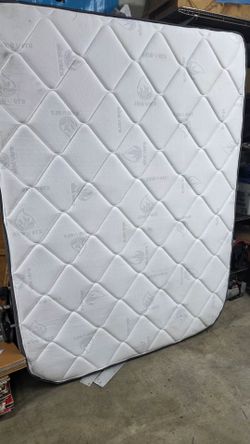Queen matress
