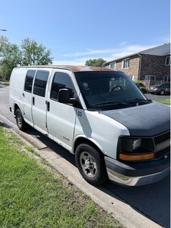 Van Chevy express 2500