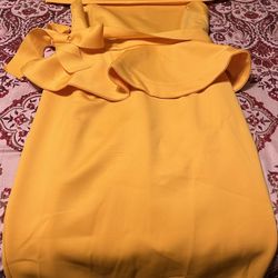 XL Yellow Fashion Nova Off-the-shoulder Peplum A-Line Dress Lightly Used