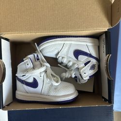 Jordan 1 Court Purple Size 3c