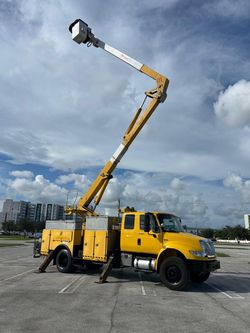 2012 International 4400 Bucket Truck