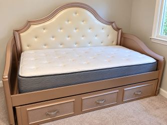 Rose Gold Twin Daybed w/ Storage Drawers + Mattress – Glam Style