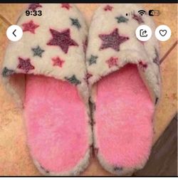 Womens slippers size 9/10 brand new