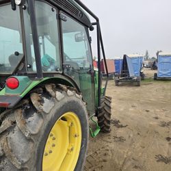 Tractor Tabajando Bien