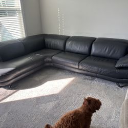 Authentic Natuzzi Italian Leather Sectional – Excellent Condition