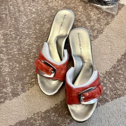 Woman’s Bandolino Slide Sandals Size 7M