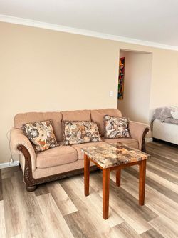 2 sofa and 2 coffe tables